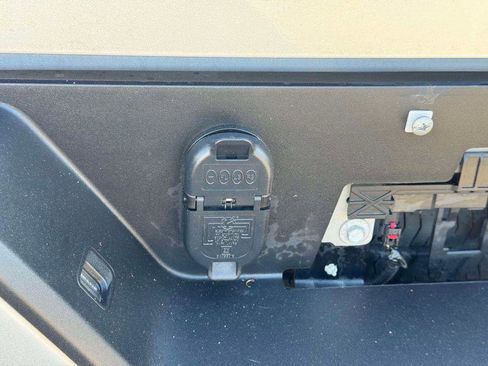 Used 2022 GMC Sierra 1500 Elevation AWD/4WD image 10