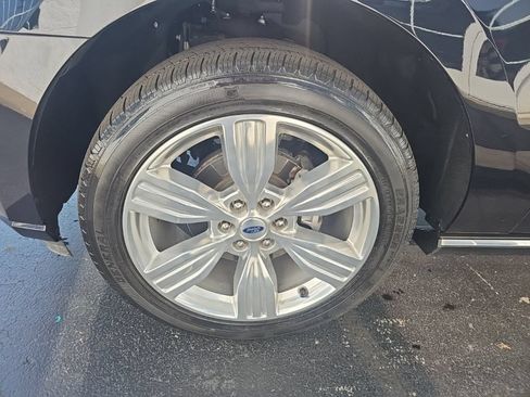 Used 2023 Ford Expedition Platinum AWD/4WD image 8