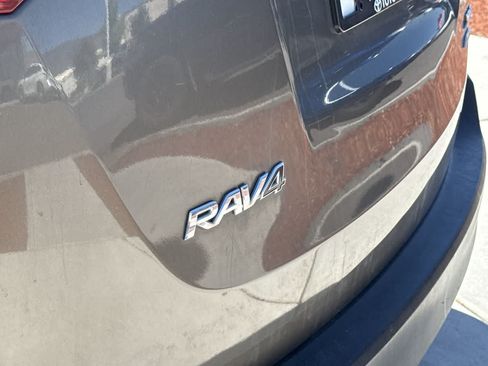 Used 2015 Toyota RAV4 XLE AWD/4WD image 9