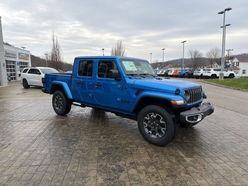 New 2026 Jeep Gladiator Sport image 2