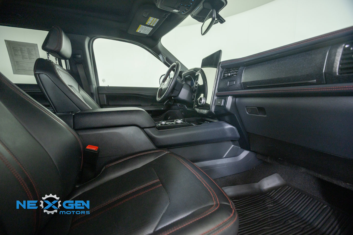 Used 2024 Ford Expedition Max Limited AWD/4WD image 7