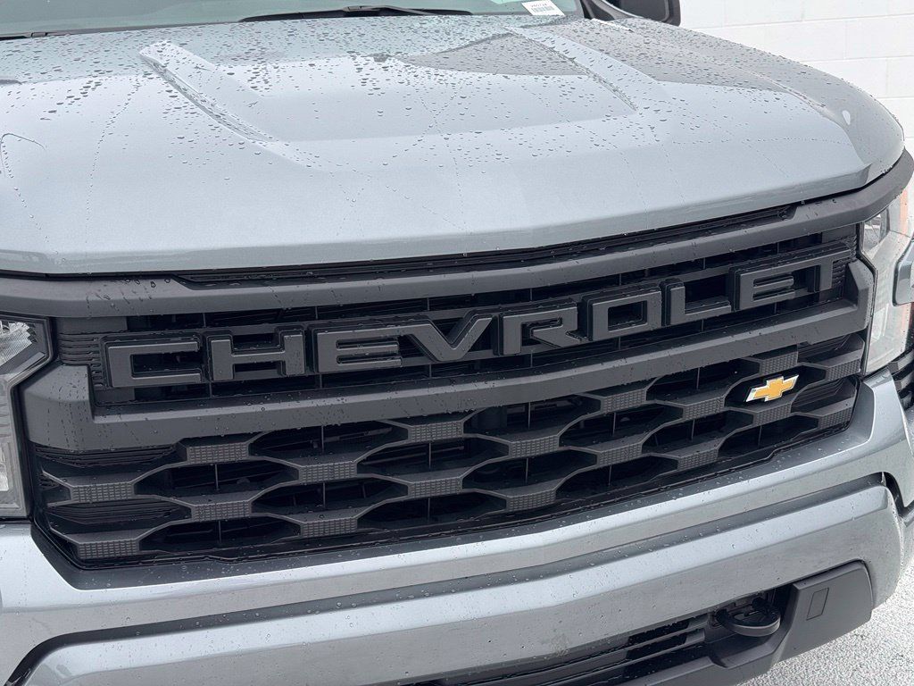 Used 2024 Chevrolet Silverado 1500 Custom RWD image 7