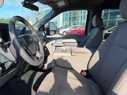 Used 2022 Ford F350 XLT w/ XLT Premium Package AWD/4WD image 9