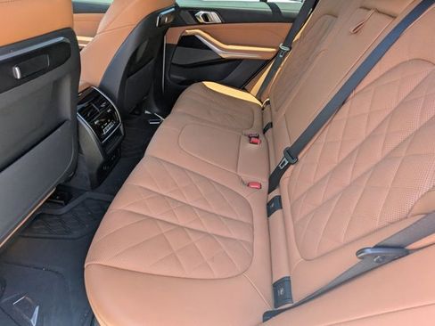 Used 2025 BMW X5 sDrive40i w/ M Sport Package image 16