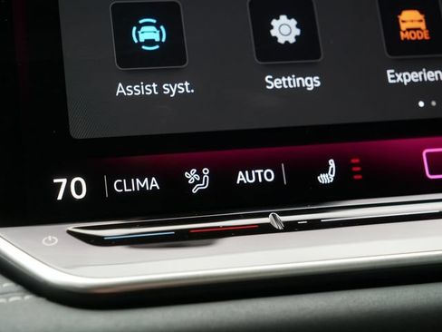 Certified 2026 Volkswagen Tiguan SE AWD/4WD image 36