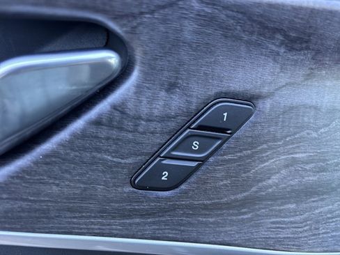 Used 2024 Jeep Grand Cherokee L Limited w/ Luxury Tech Group II image 21