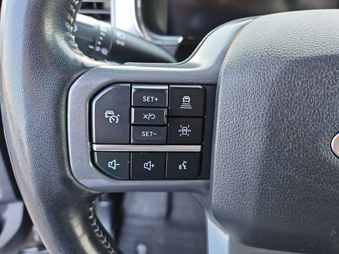 Used 2023 Ford F150 Lariat w/ Trailer Tow Package image 19