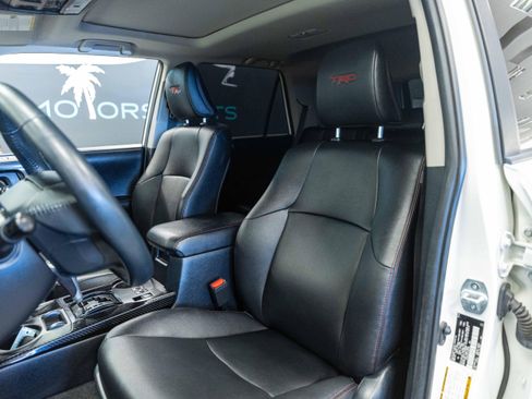 Used 2020 Toyota 4Runner TRD Off-Road Premium w/ Moonroof Package AWD/4WD image 7