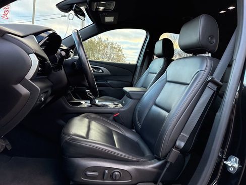 Used 2023 Chevrolet Traverse LT image 38