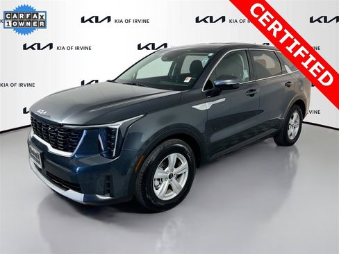 Certified 2024 Kia Sorento LX image 4