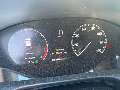 Used 2024 Honda HR-V LX image 9