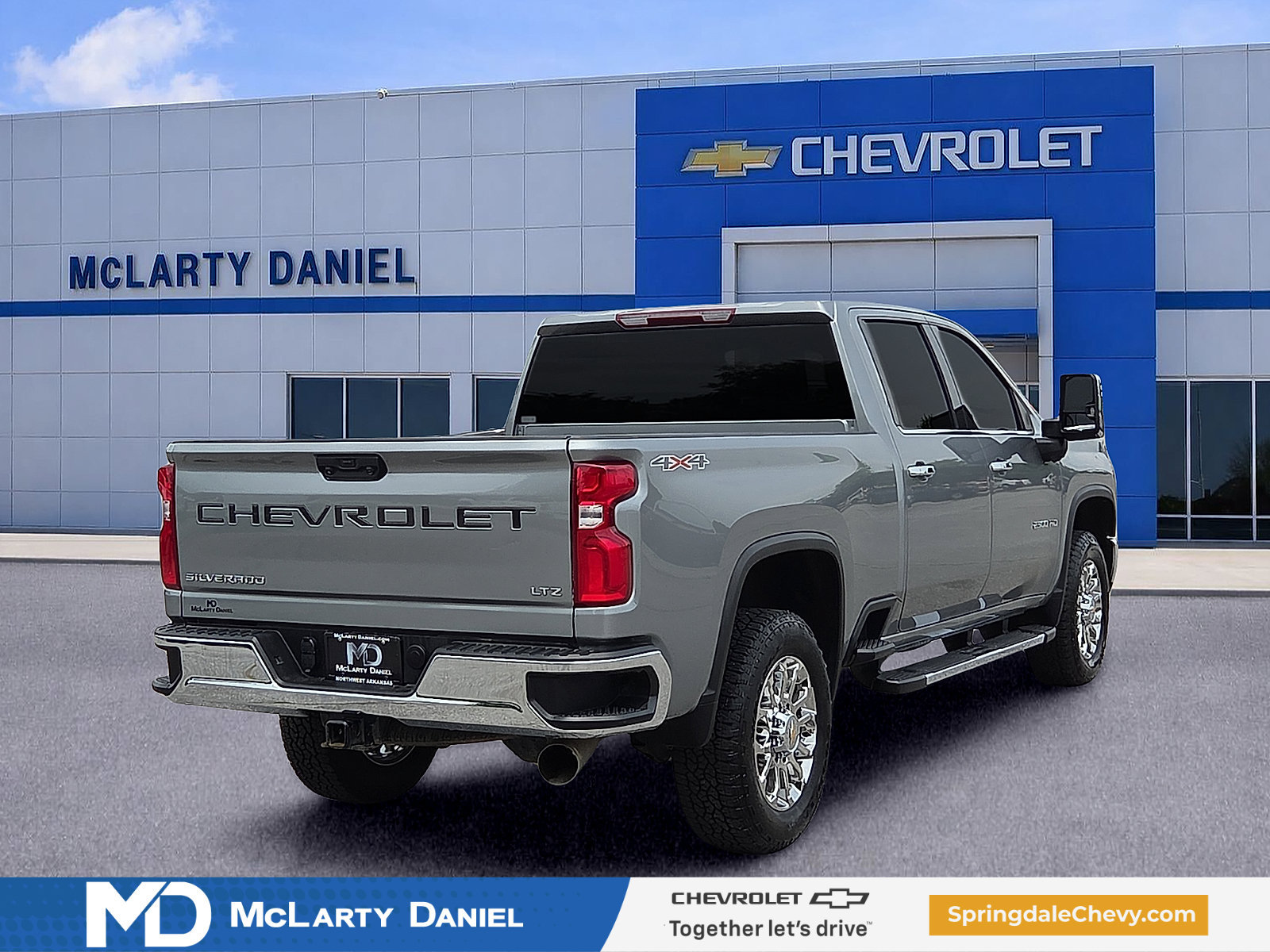 Used 2024 Chevrolet Silverado 2500 LTZ w/ LTZ Convenience Package AWD/4WD image 5