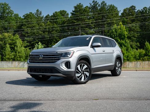 Used 2026 Volkswagen Atlas SE FWD image 1