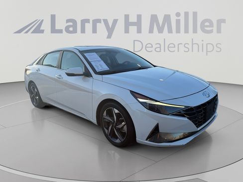 Used 2021 Hyundai Elantra Limited w/ Cargo Package FWD image 7