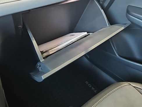 Used 2024 Volkswagen Taos SE w/ Black Wheel Plus Package image 28