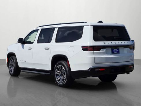 Used 2024 Jeep Wagoneer L Series II RWD image 4