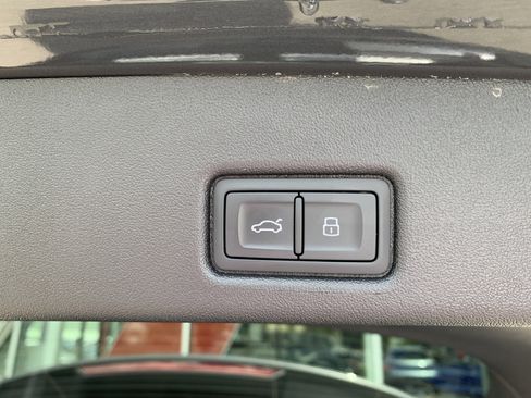 Used 2025 Audi Q5 Premium w/ Convenience Package AWD/4WD image 18