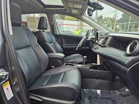 Used 2015 Toyota RAV4 Limited w/ Technology Package image 10