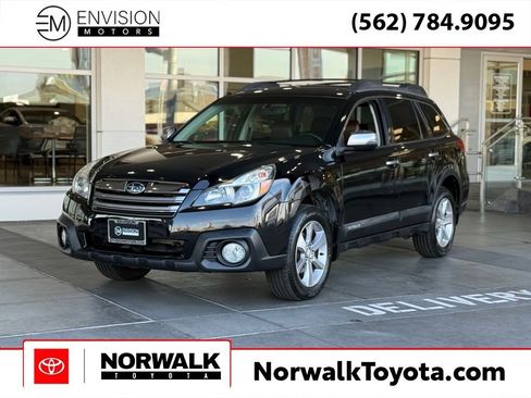Used 2013 Subaru Outback 2.5i Limited w/ Special Appearance Pkg image 1