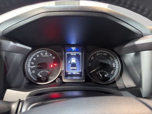 Used 2023 Toyota Tacoma TRD Off-Road w/ TRD Premium Off Road Package AWD/4WD image 11