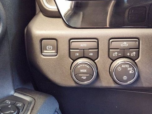 Used 2023 Chevrolet Silverado 1500 LT image 23