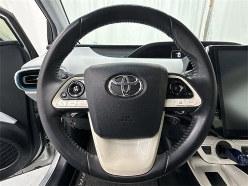 Used 2018 Toyota Prius Four image 14