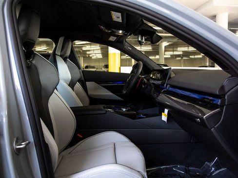 New 2026 BMW M5 w/ Carbon Package image 35