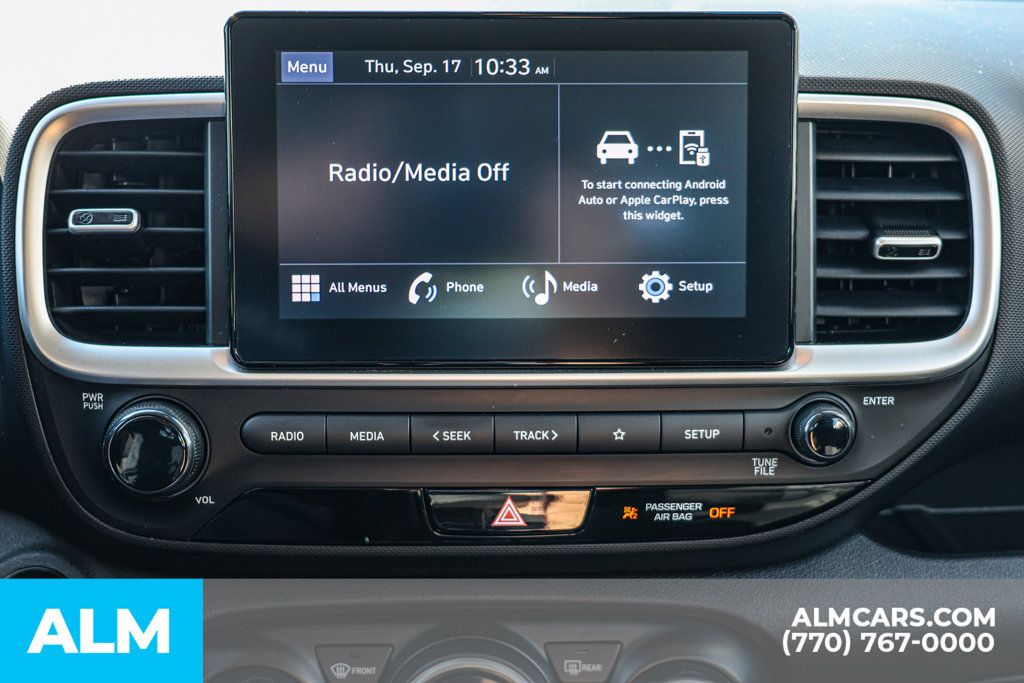Used 2025 Hyundai Venue SEL FWD image 36