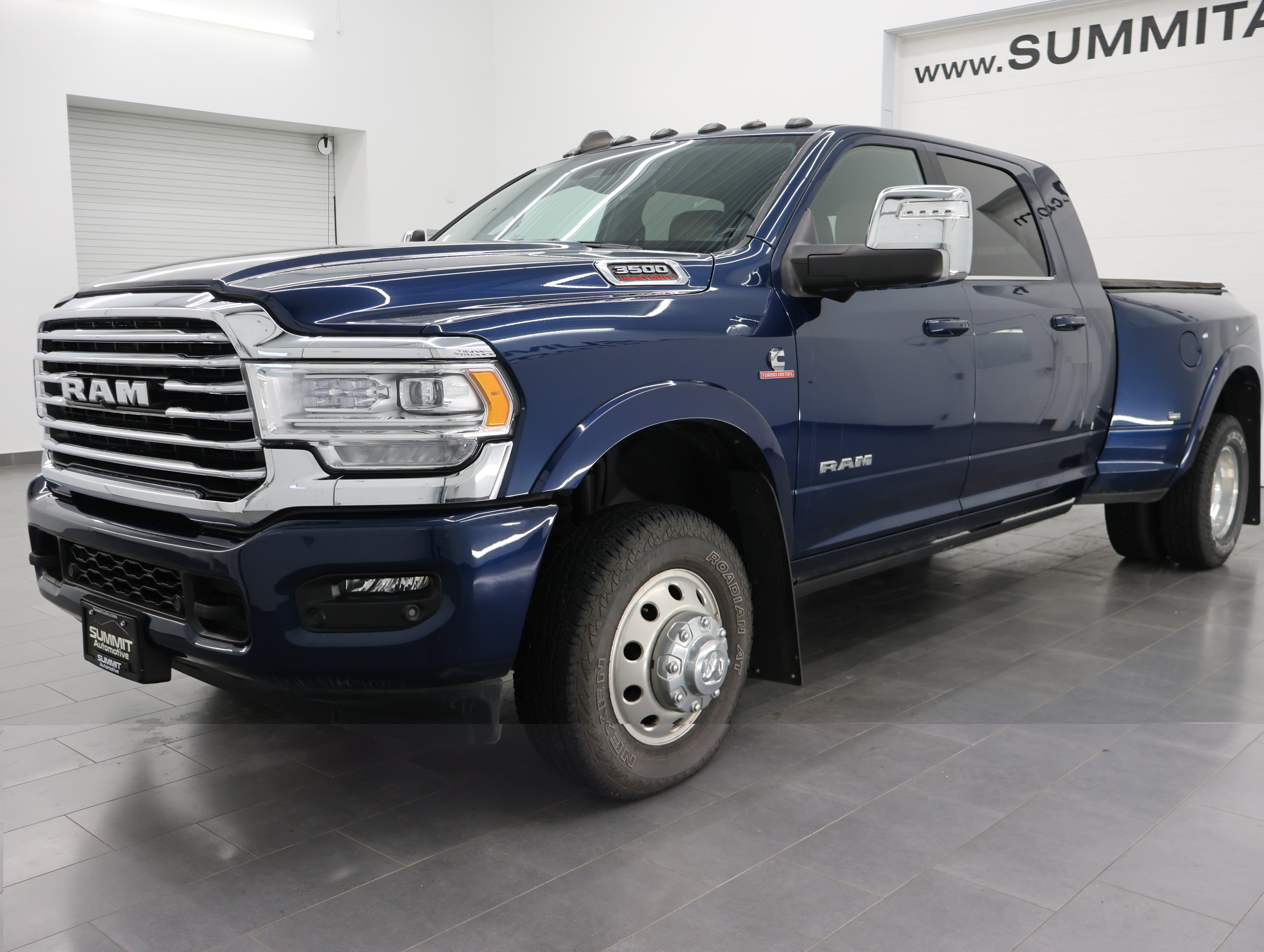 Used 2023 RAM 3500 Limited AWD/4WD image 7
