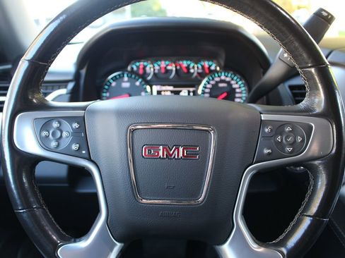 Used 2018 GMC Yukon XL SLT image 25