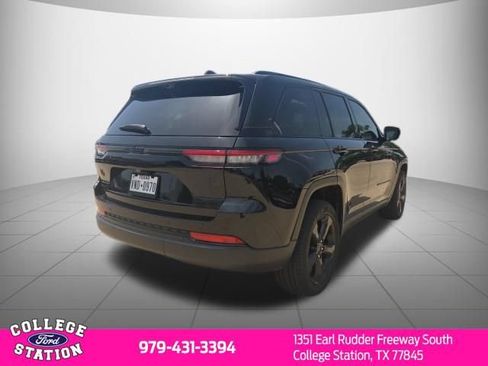 Used 2024 Jeep Grand Cherokee Limited w/ Luxury Tech Group II AWD/4WD image 3