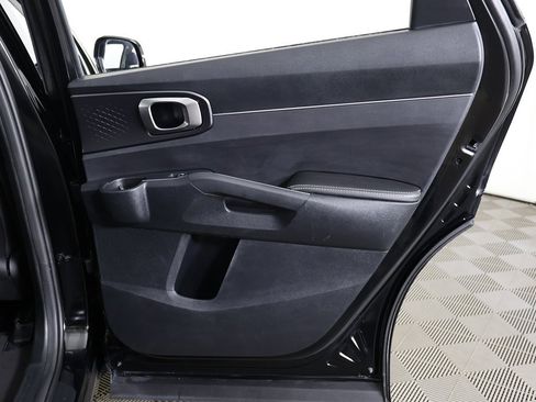 Used 2023 Kia Sorento LX image 25