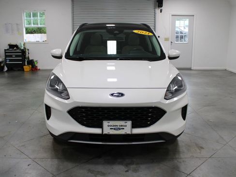 Used 2021 Ford Escape SE w/ Convenience Package FWD image 3