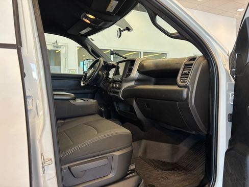 Used 2024 RAM 2500 Tradesman w/ Chrome Appearance Group AWD/4WD image 22