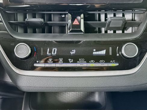 Certified 2025 Toyota Corolla LE FWD image 15