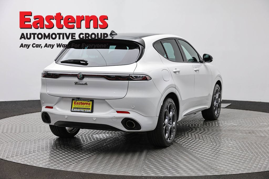 Used 2025 Alfa Romeo Tonale Tributo Italiano AWD/4WD image 5