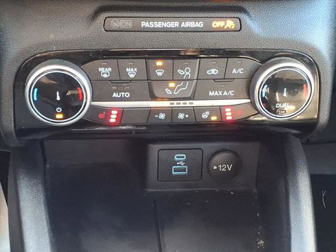 Used 2022 Ford Escape Titanium image 15