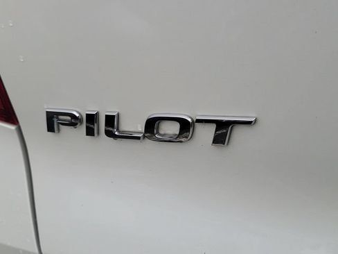 Used 2019 Honda Pilot Touring image 5