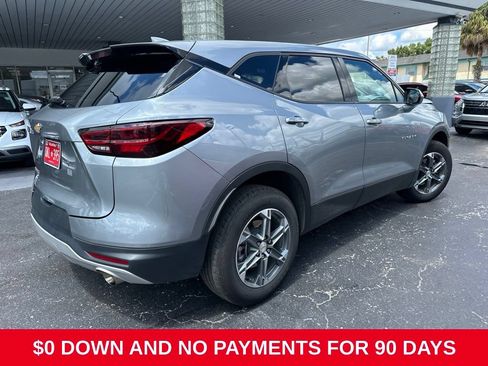 Used 2025 Chevrolet Blazer LT FWD image 3
