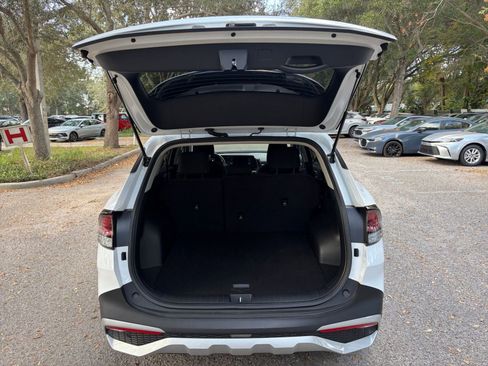Used 2025 Kia Sportage LX image 24