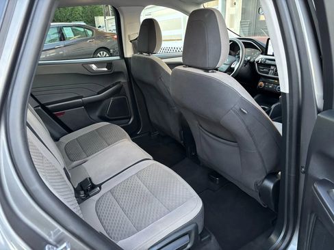 Used 2021 Ford Escape SE image 22