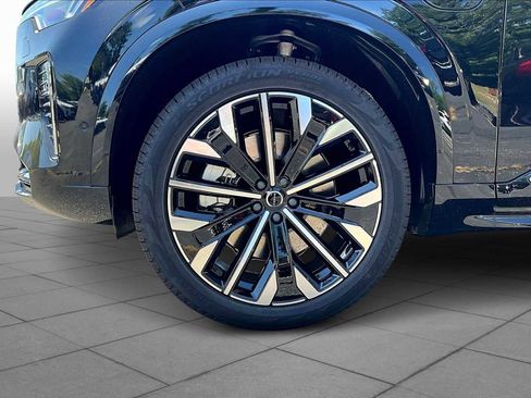 New 2026 Volvo XC90 T8 Ultra w/ Protection Package Premier image 16