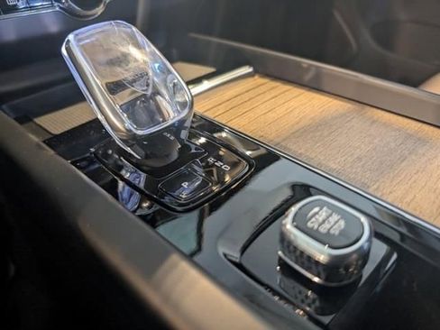 New 2026 Volvo XC60 B5 Ultra w/ Protection Package Premier image 22