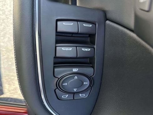 Used 2023 Buick Envision Avenir image 18