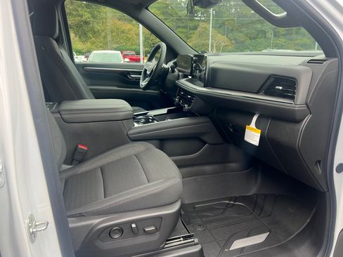 New 2025 Chevrolet Tahoe LS image 14