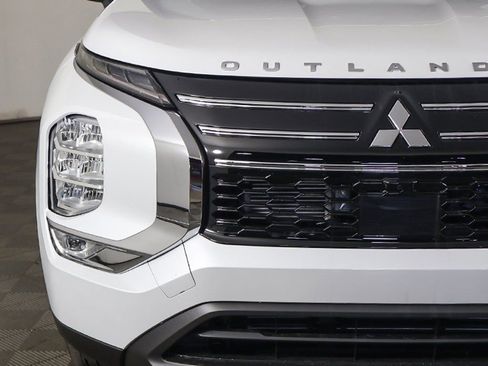 New 2026 Mitsubishi Outlander ES FWD image 13