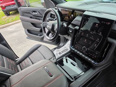Used 2026 GMC Yukon AT4 Ultimate w/ LPO, Floor Liner Package AWD/4WD image 28