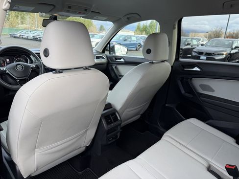 Used 2021 Volkswagen Tiguan SE image 30