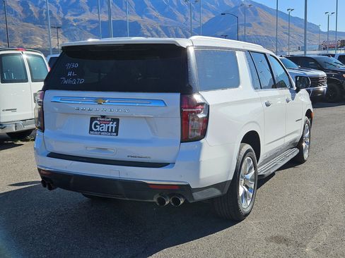 Used 2024 Chevrolet Suburban Premier image 3