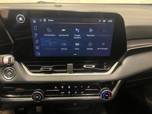 Used 2025 Chevrolet Equinox LT image 40